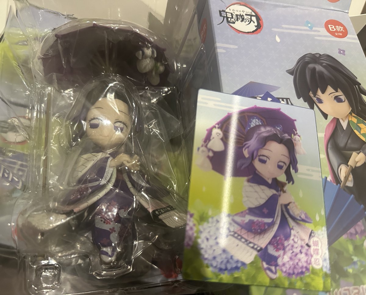海外 中国限定 鬼滅の刃 フィギュア 梅雨シリーズ 胡蝶しのぶ 譲渡】鬼滅の刃 中国 梅雨 フィギュア（カード） 求:4800円＋送料 譲