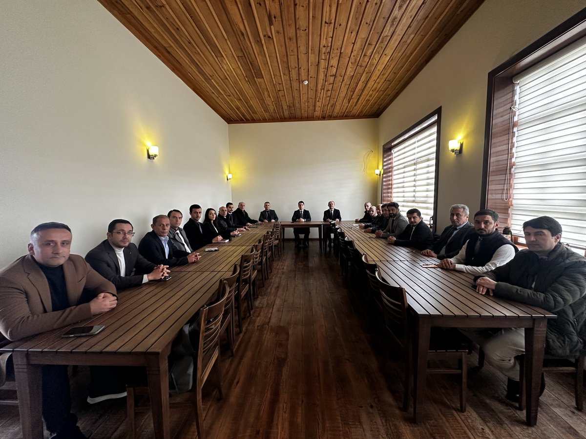 2024-2025 eğitim öğretim yılı birinci dönemine ilişkin değerlendirmeler yapılırken, ikinci döneme yönelik planlama ve hedefler ele alındı. Eğitimde verimliliğin artırılması ve kurumlar arası koordinasyonun güçlendirilmesi amacıyla karşılıklı görüş alışverişinde bulunuldu.