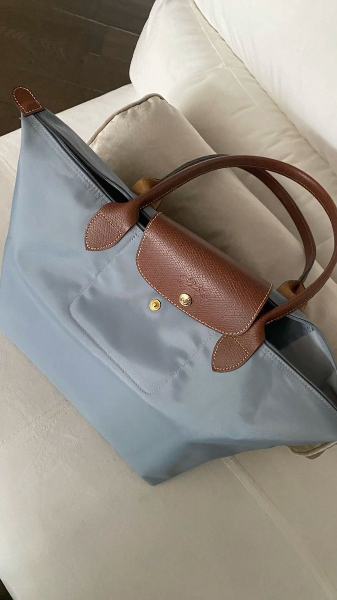 suffyused's tweet photo. 🔒Long Champ S long (steel)
Price: 690 free shipping 🍪(ราคาเทคับ)
แท้100% สีน่ารักมากค่ะ
มีตำหนิ พองค่ะ(ขอดูเพิ่มเติมได้คับ) 🙇🏻‍♀️
#ส่งต่อlongchamp #longchampthailand #ส่งต่อเสื้อผ้ามือสอง #ส่งต่อกระเป๋ามือสอง  #ส่งต่อแบรนด์เนม #longchampมือสอง https://t.co/V2Tn1OjL7u