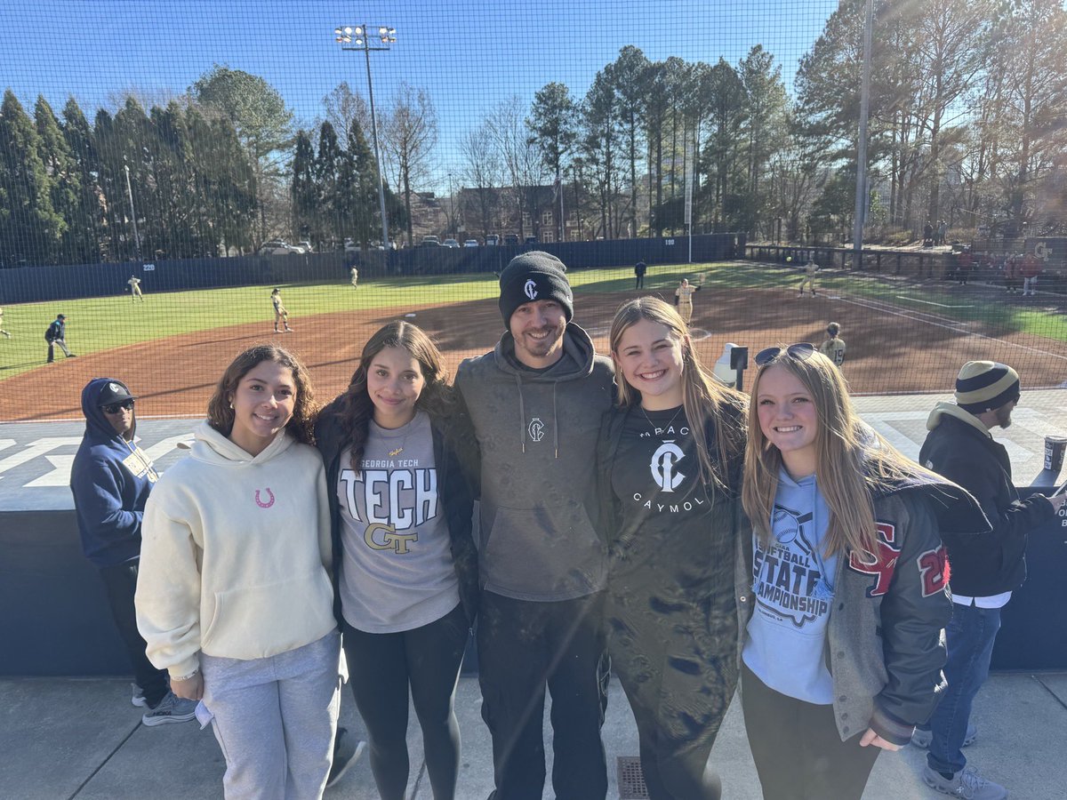 2028Laymance's tweet photo. Weekend in ATL! Watched some great college softball! Also love seeing my Coach @RaeganWall24 play with a few of my teammates!! Did some sight seeing as well! 🥎🦈

@tcwall45 @premier2028wall @skylar_2029 @VCooley17 @rhubbard2028 https://t.co/OXyKxNzsg1