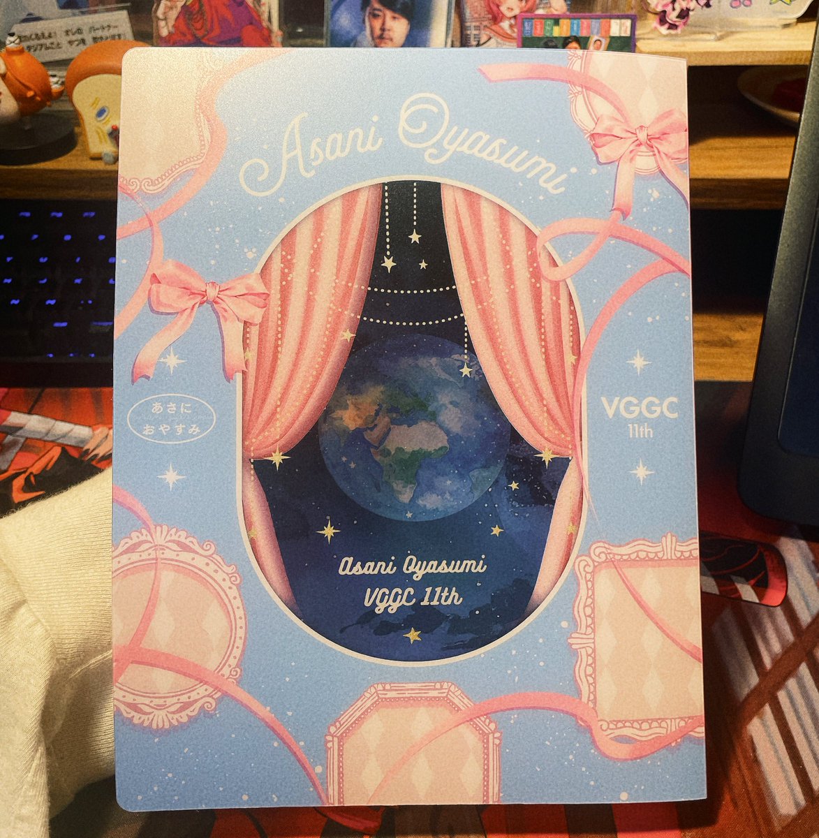 裏面もとってもかわいいです🌏💕 紙袋・バインダーともにデザインは