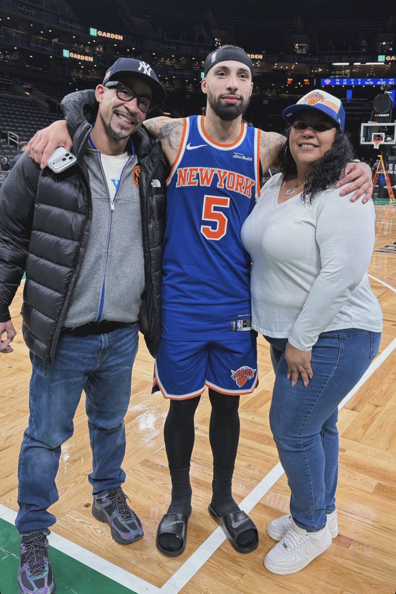 Jose Alvarado and his family after his first game as a New York Knick 🇵🇷