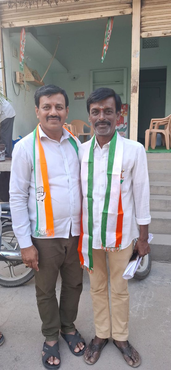 Shadagonda's tweet photo. NSUI వరంగల్ జిల్లా మాజీ అధ్యక్షుడు, నా సీనియర్  జక్కుల వేణు మాధవ్ కు  మద్దతుగా జనగాం మున్సిపల్ ఎన్నికల ప్రచారం లో https://t.co/1jz2Nme4aW
