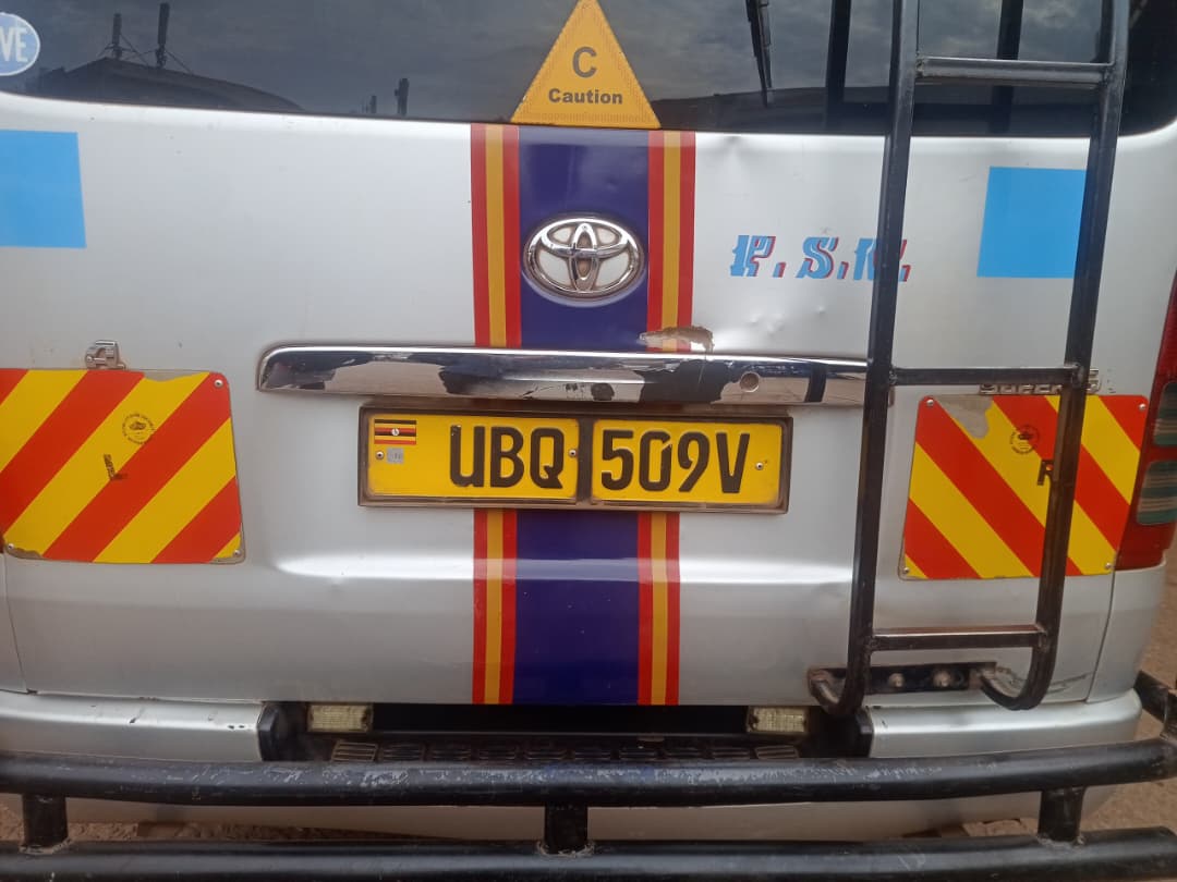 People of Entebbe, take note of that taxi 
it's full of thieves and conmen 
Forwarded from a friend who was robbed to zero.
*NB: _Someone has tipped us that these vehicles park @ Good Will Abayita-Ababiri opposite NEC Streit. One may wish to follow-up from there_*