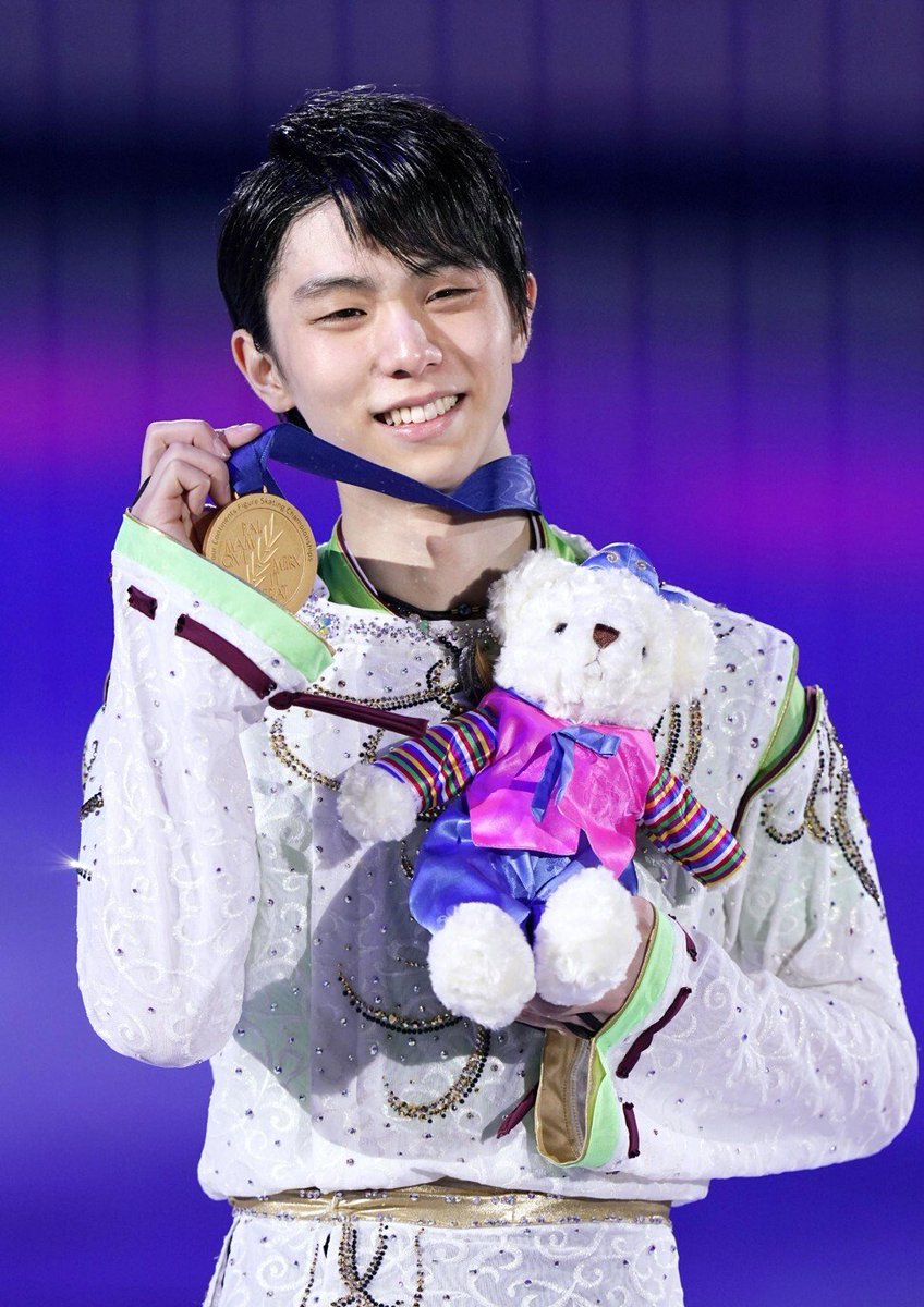 Ema_onlyyuzu's tweet photo. Happy 6 years to a day that became history.

On Feb 9, 2020, Yuzu won his first 4CC gold &amp; became the first male skater to complete the Super Slam: Olys, Worlds, GPF &amp; WJC &amp; JGPF.
No one has done it since, and honestly, I don't believe anyone will again, at least not anytime soon https://t.co/gRH8KcX0JQ
