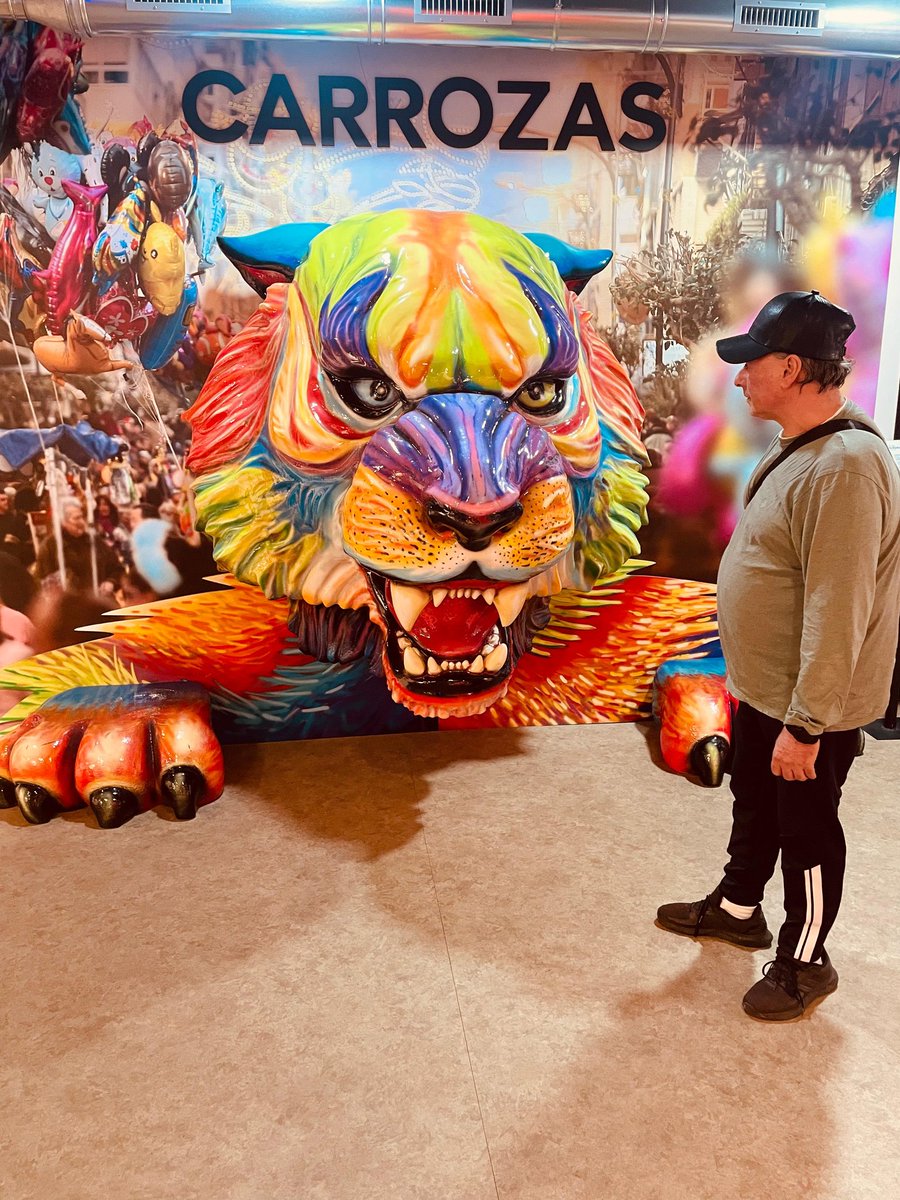 SMAguilas's tweet photo. Visita al Museo del Carnaval en la Casa de la Cultura de Águilas☺️
Trajes, historia, color y un plan de los que sientan bien. Un plan que sin duda repetimos el año que viene🎊☺️
#carnavaldeaguilas #carnaval https://t.co/nVoVmJpvTN