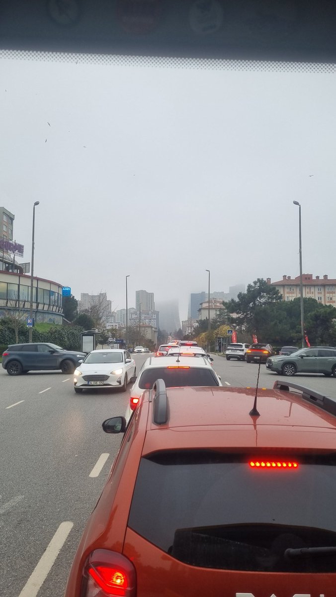 Başkanım selamlar.600 mt. Mesafeyi 14 dakikada geçiyoruz.mozaik çarşıyla migros kavşağı arasındaki ışıklara bir çözüm üretmeyi düşünüyormusunuz