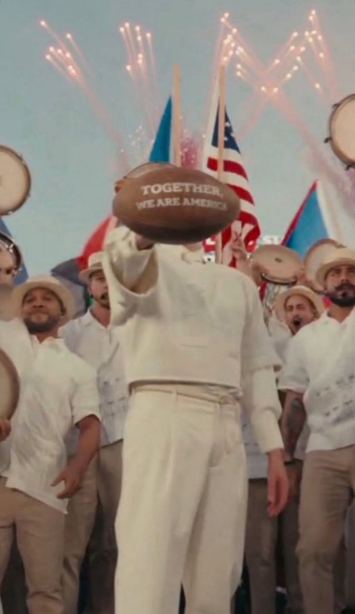 ArianaToday's tweet image. ariana grande via instagram stories