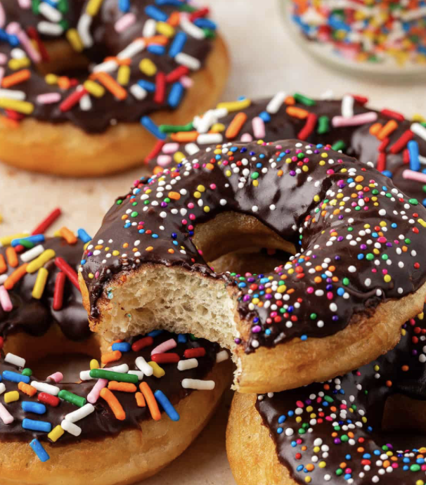 _we_love_food's tweet photo. Donut or Croissant? https://t.co/skKDxb9mCV
