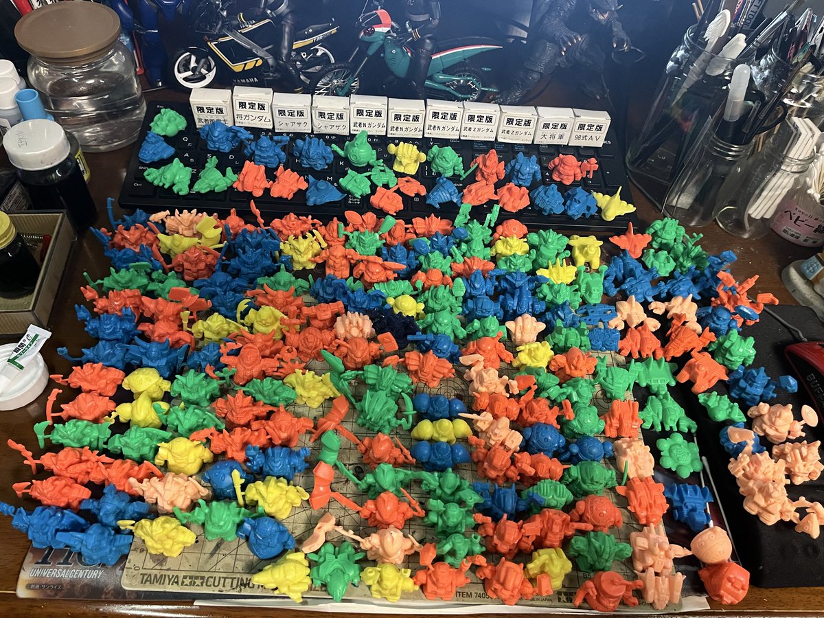 当時物のガン消し結構集まったな。 全部店長のとこで1回100円で累計150