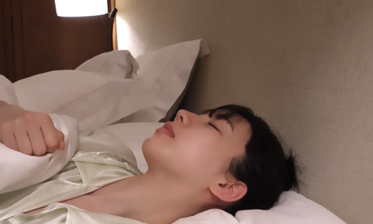 oh this is someone's pov in every night, how lucky is the person
