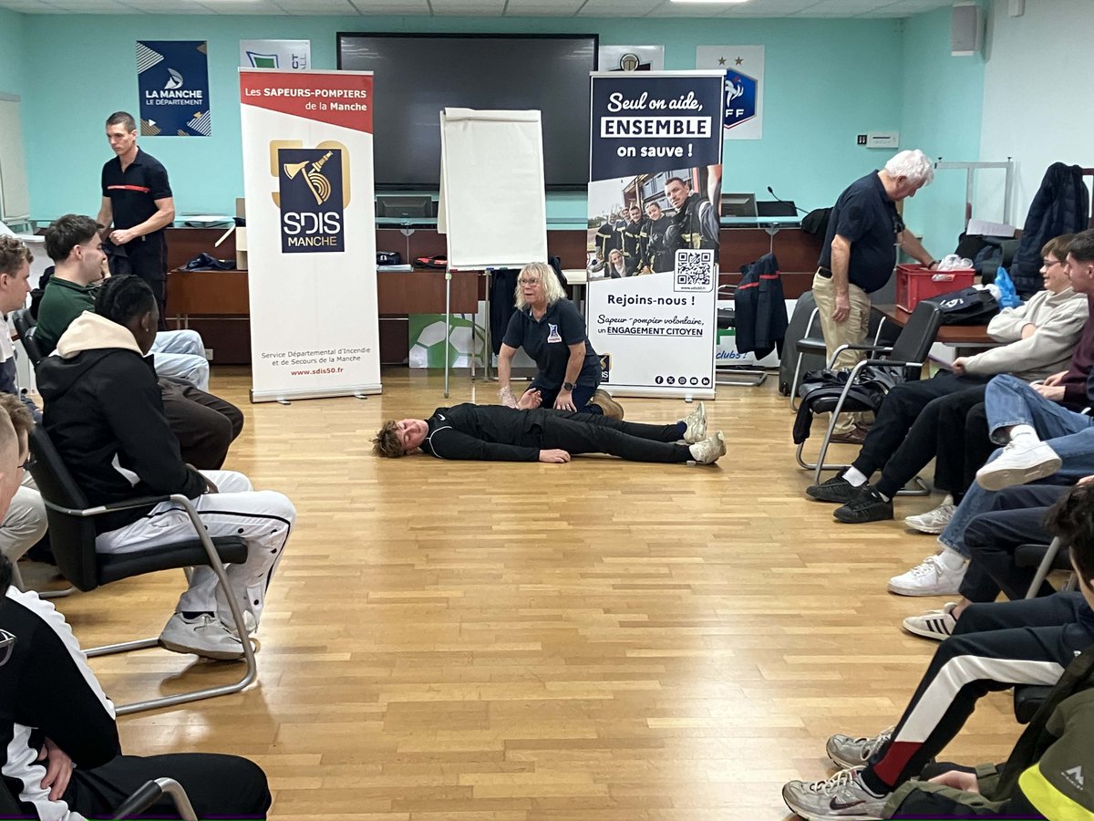 Sapeurs-Pompiers 50 tweet media