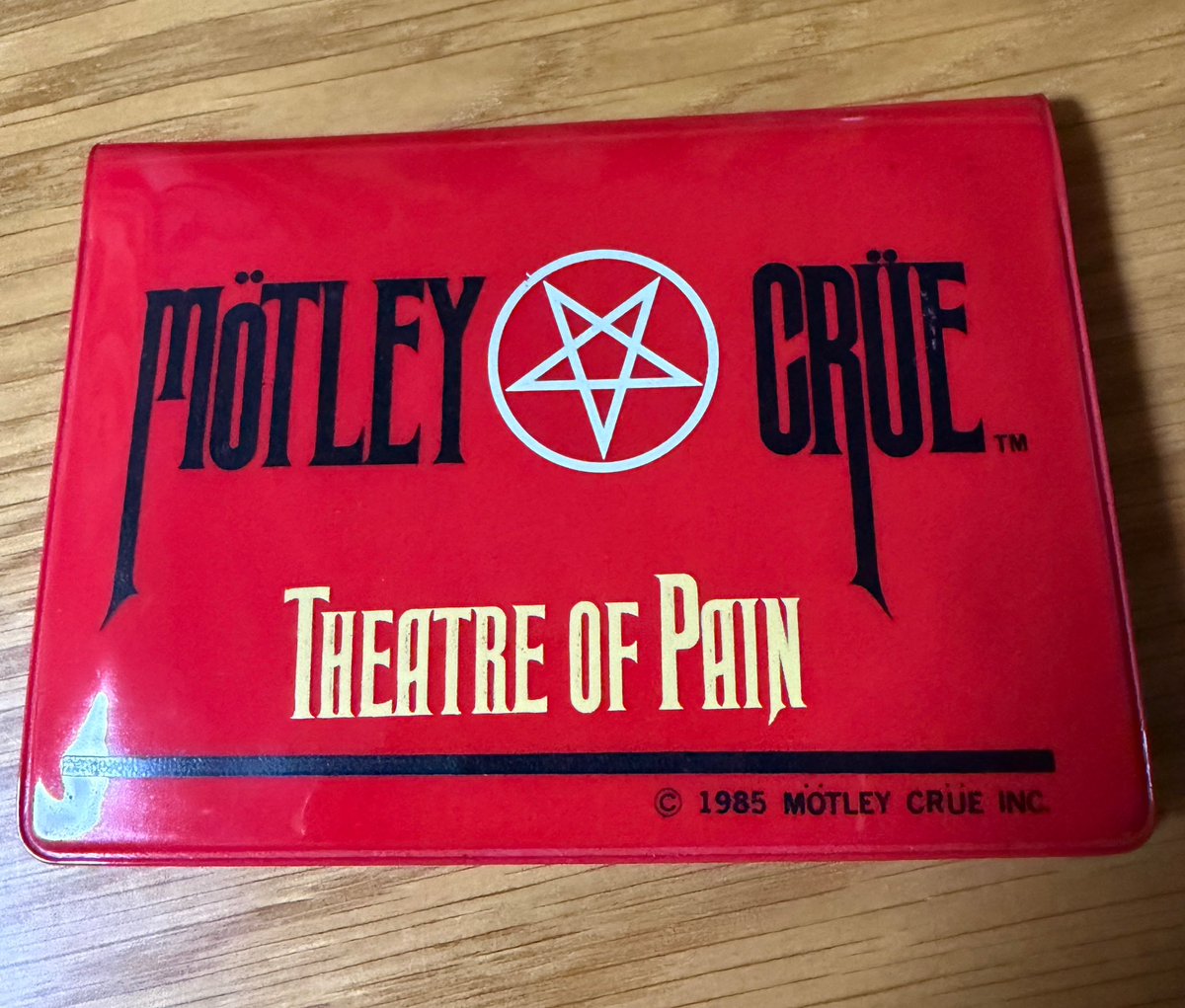 買った当時からいまだに使っているパスケース #モトリークルー #MotleyCrue