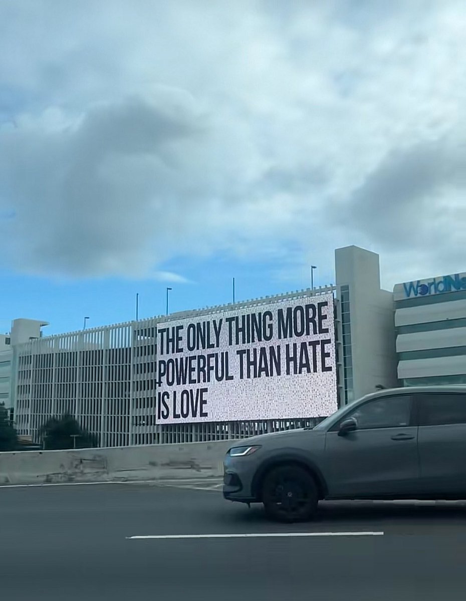 TourBadBunny tweet media