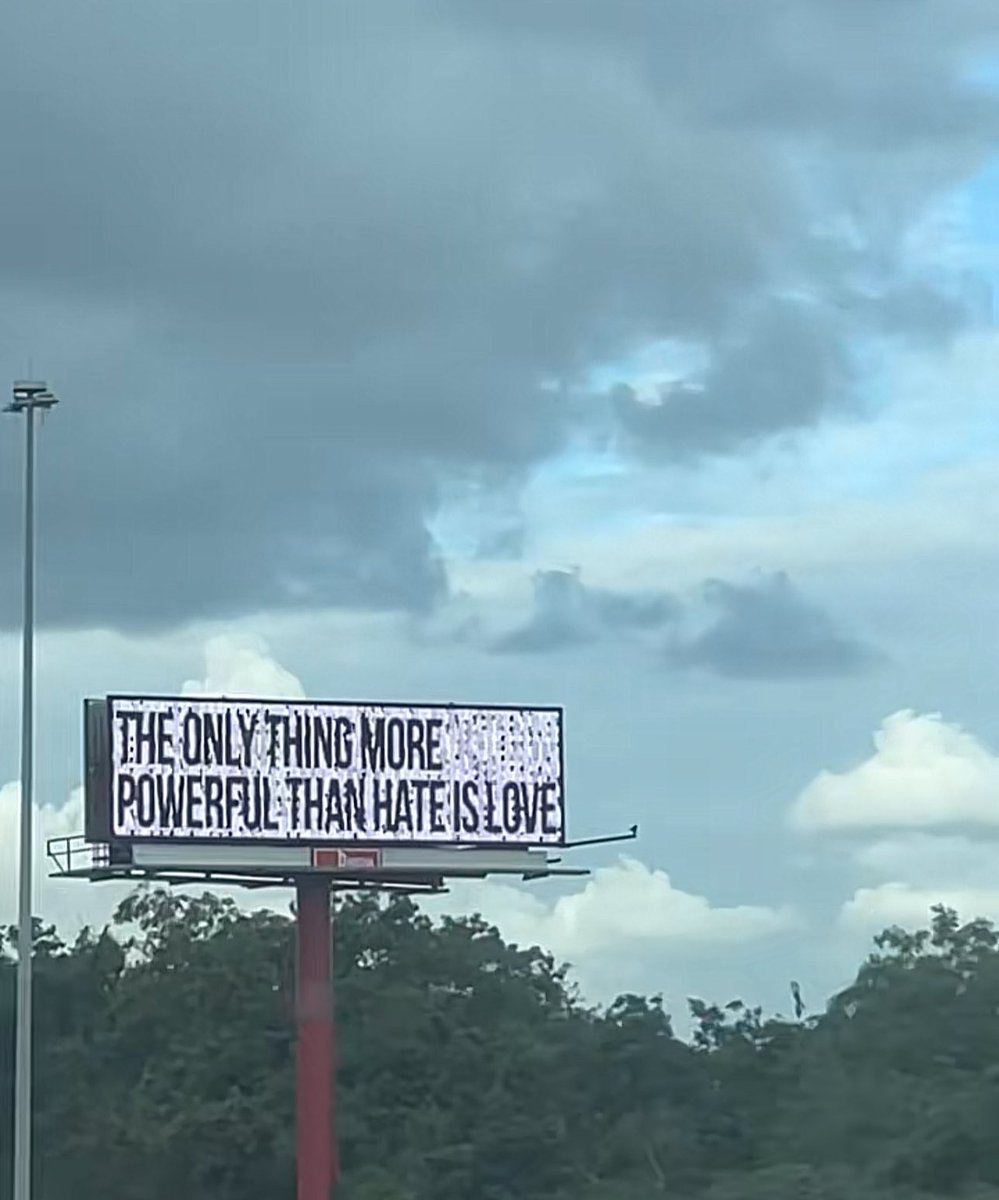 TourBadBunny tweet media