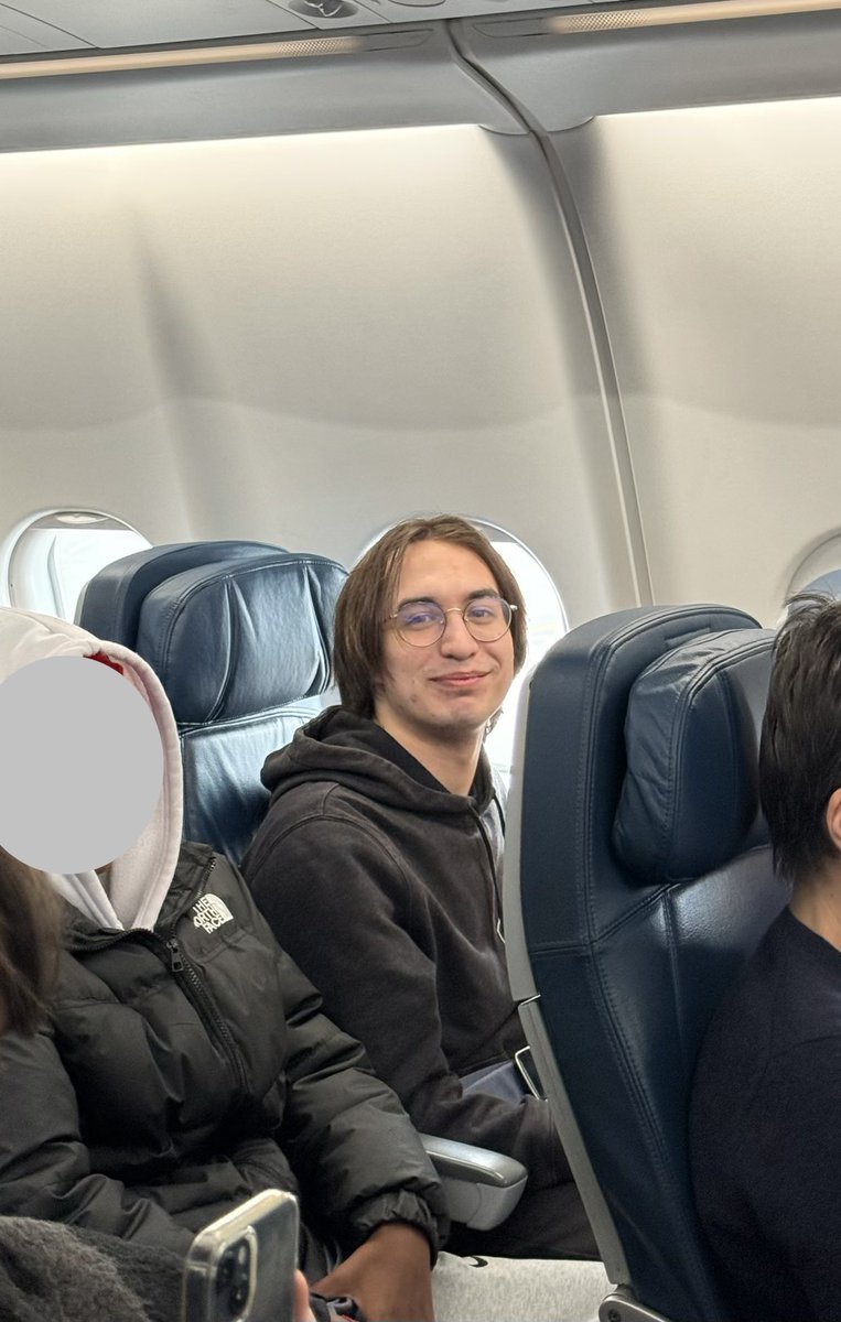 kris kei tweet media