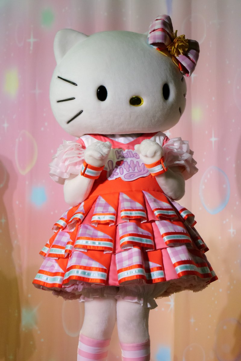 チア衣装のキティちゃん とてもかわいい