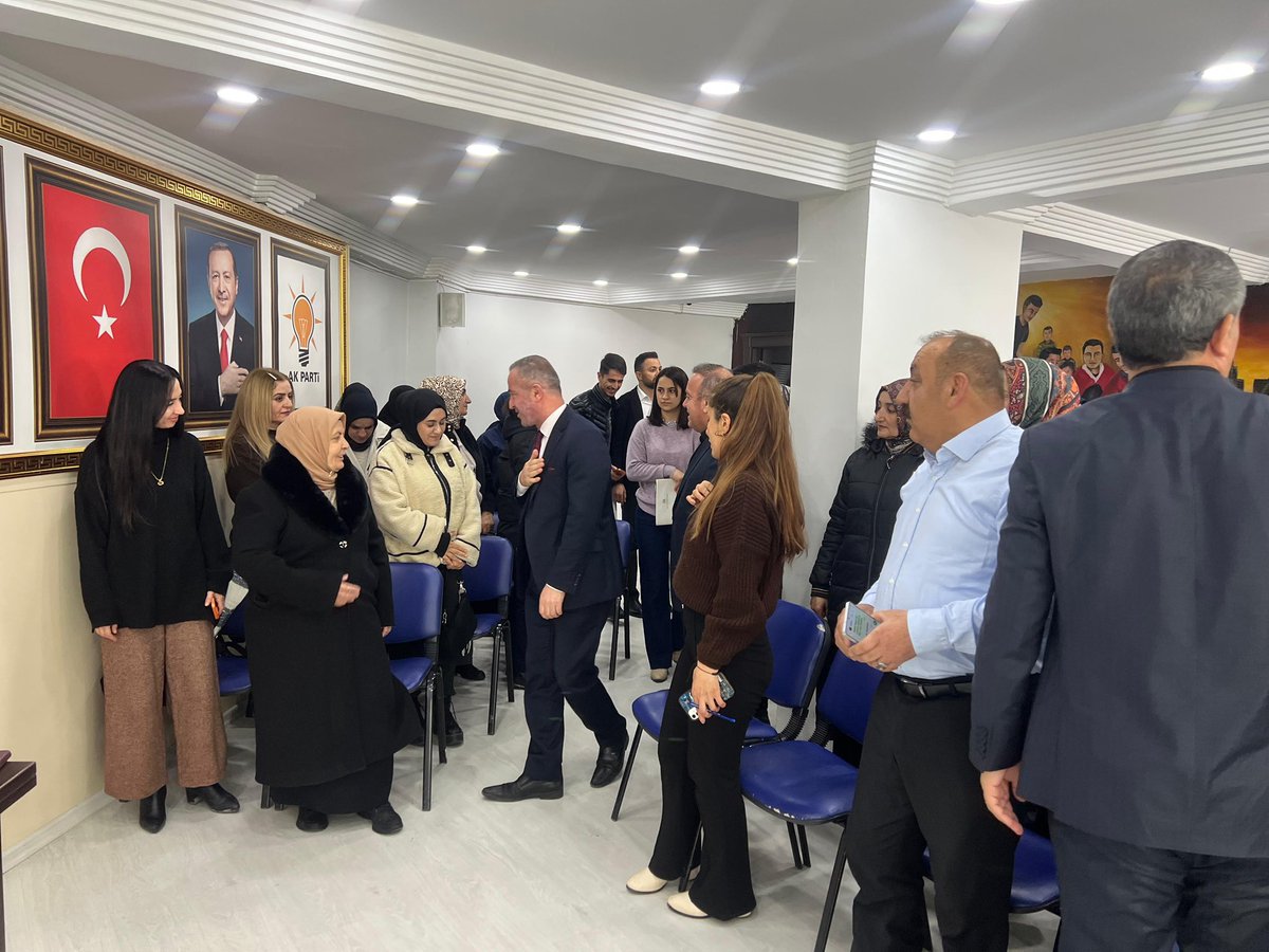 📍 Hakkâri

✅ AK Parti Hakkâri İl Başkanlığı

❇️ Haftalık Olağan 3 Kademe İl Yönetim Kurulu Toplantısı

🔹Siyasi, teşkilat ve il gündemli Haftalık Olağan İl Yönetim Kurulu Toplantımızı gerçekleştirdik.

Toplantımızda;
📌 Genel Başkanımız ve Cumhurbaşkanımız Sayın <a href="/RTErdogan/">Recep Tayyip Erdoğan</a>’ın