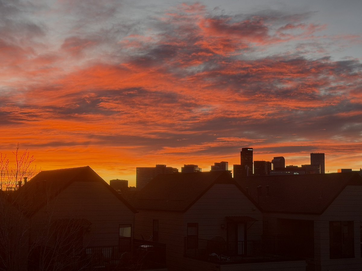 Beautiful sunrise in Denver on what’s going to be a warm day with highs close to 70. #cowx #weather