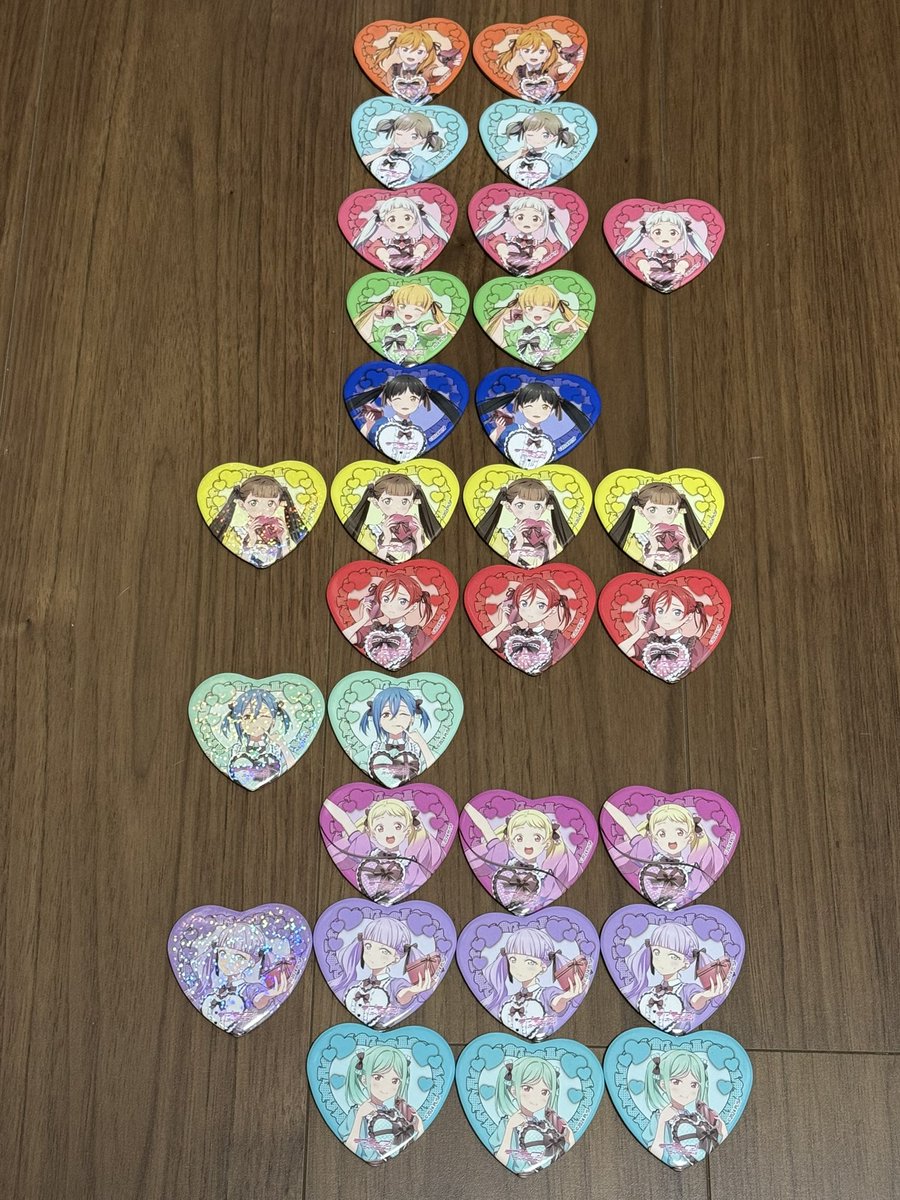 バレンタイン2026缶バッジ開封結果 左に飛び出てる子はレアです