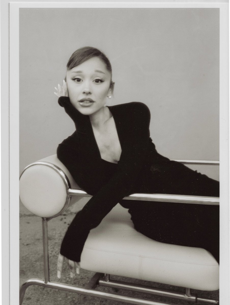 ArianaToday's tweet image. ariana grande for @backstage ⋆˚꩜｡