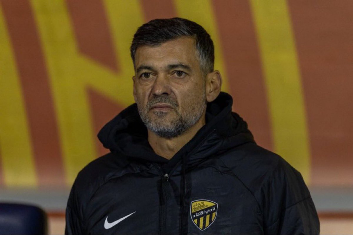 AImodrj's tweet image. 🚨🚨🚨 سيرجيو كونسيساو: 

حينما كنت في بورتو كان الفريق يعاني مادياً وكنا نعتمد على اللاعبين الصغار وحققت 11 لقب ؟ كيف حدث ذلك ، بالروح وان نكون على قلب واحد ، لماذا لا اكررها في الاتحاد 🤔؟