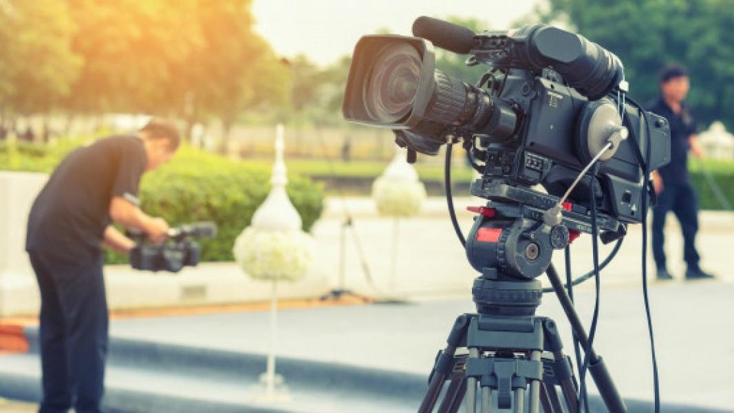 🎥 La patronal debe desbloquear la negociación del nuevo sistema de clasificación profesional de la industria audiovisual.

✊ Tomaremos las medidas oportunas para que la patronal acepte retomar las reuniones sin más retrasos ni aplazamientos.

➡️ fsc.ccoo.es/noticia:749320