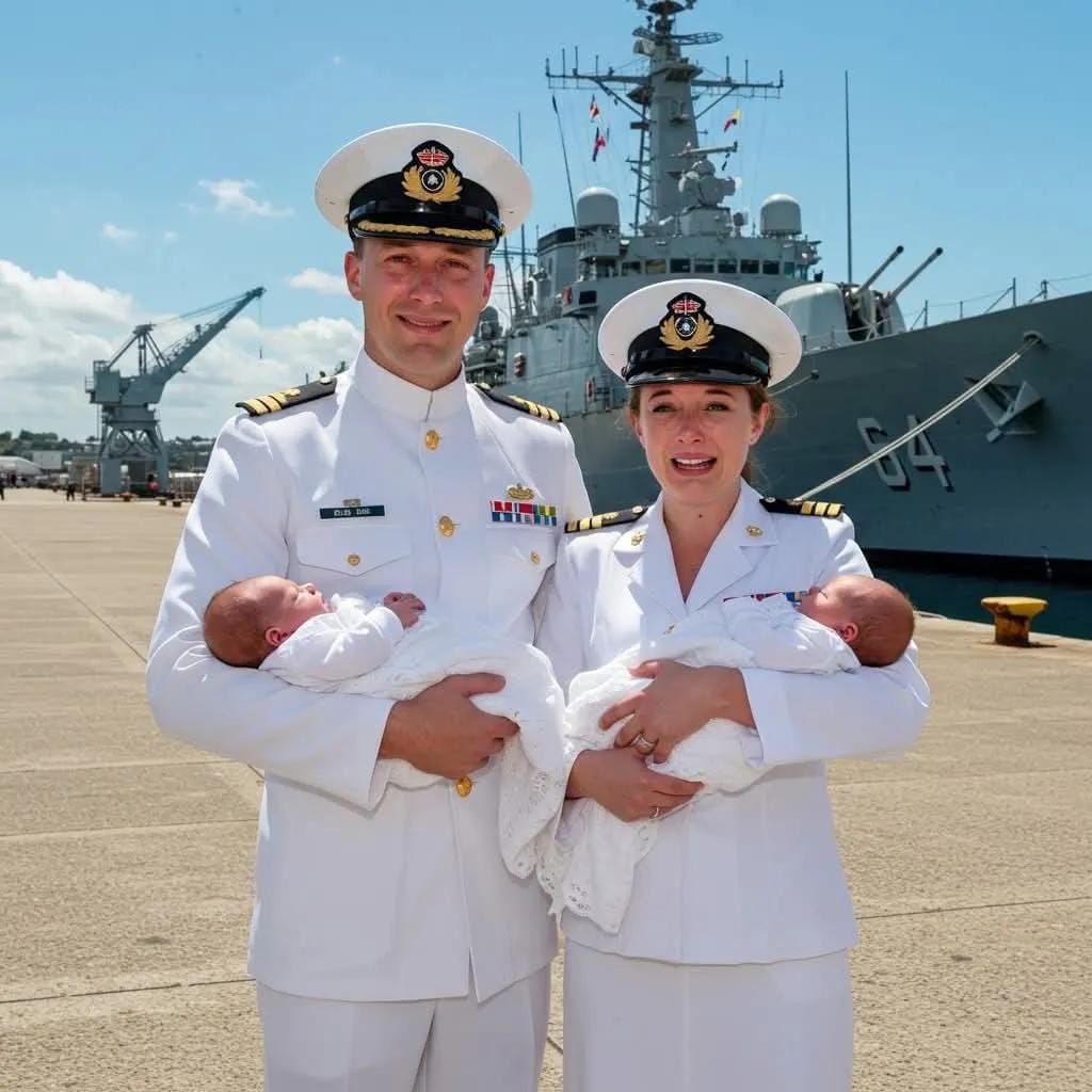 abheea530's tweet image. 😭We've been married for 15 years and this is our first child. No, actually two! Maybe no one will care about this, but we still want to share the joy.