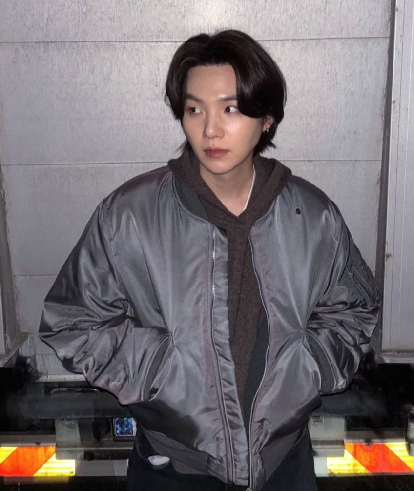 SupportMinKG93's tweet photo. 🚨🚨 EMERGENCY PANIC STREAM HAEGEUM ON SPOTIFY 🆘🆘

"Let's make it possible for Haegeum to be the 
— Most-streamed Korean rap song
— First Korean rap song to hit 1Billion

‼️EMERGENCY SITUATION: WE URGENTLY NEED 2M DAILY STREAMS FOR HAEGEUM ‼️

Spotify Counter 2026
🌟 #Haegeum By #AgustD🥢

01/01 — Total:723,783,591
02/06 — 1,135,057 (-16,264)🚨
02/07 — 1,204,953 (+69,896)🔺️🔥🔥

◉Total: 756,126,803M

{IMPORTANT POINT: DON'T LET YOUR GUARD DOWN, LET'S KEEP THIS MOMENTUM GOING AND INCREASE IT, LET'S GO FOR HAEGEUM! }

1B Projection:
〘Haegeum — 202 days (-13)🔥〙

Goal:
◉2 million daily views
We did it! 💪

Gap to 1B:
◉  243,873,197‼️
MASSIVE STREAM FOR HAEGEUM‼️ 

‼️We need more growth. Create a playlist and listen to Haegeum. We need 1.4 million daily streams. Let's push harder, share on social media, and not rest until we reach our goal.
Please stream Haegeum massively, add Haegeum to your playlists. Let's give this billion-stream plaque to our King Agust D. He deserves this plaque. Remember to support him equally; he's also a member of BTS. Please don't forget Haegeum, we need lots of support! Haegeum is so close to a billion! Let's do it for the love of SUGA/AGUST D/Yoongi! Let's go! 📣

Spotify 
https://t.co/iYPei3ZHMm
https://t.co/EL0sOlh4u8
https://t.co/OQe8Sjak0z
https://t.co/kBkfP3143e

STATIONHEAD 
https://t.co/TKm1LiW47S
https://t.co/fM7nFIATPn 

Weverse PARTY 
https://t.co/xlJ6DPAVPN
https://t.co/cWs4xI1GTv

HAEGEUM BILLION DREAM
STREAM FOR HAEGEUM
SUPPORT FOR HAEGEUM 
#HaegeumTo1Billion 
#SUGA #슈가 #방탄소년단슈가 
#BTSSUGA #シュガ #AgustD @BTS_twt