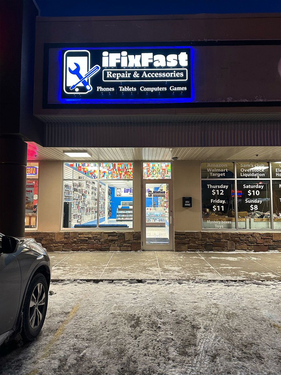 iFixFastWI's tweet photo. Cracked screen? Weak battery? #Phone acting up? iFixFast ##SunPrairieWI fixes it fast—#ScreenReplacement, battery replacement, #WaterDamage cleanup, #ChargingPort repairs &amp; more.

#Technology #PhoneRepair #iPhoneRepair #LaptopRepair #TabletRepair #PayStation #PS5 #Wisconsin https://t.co/bvUAaXeapT