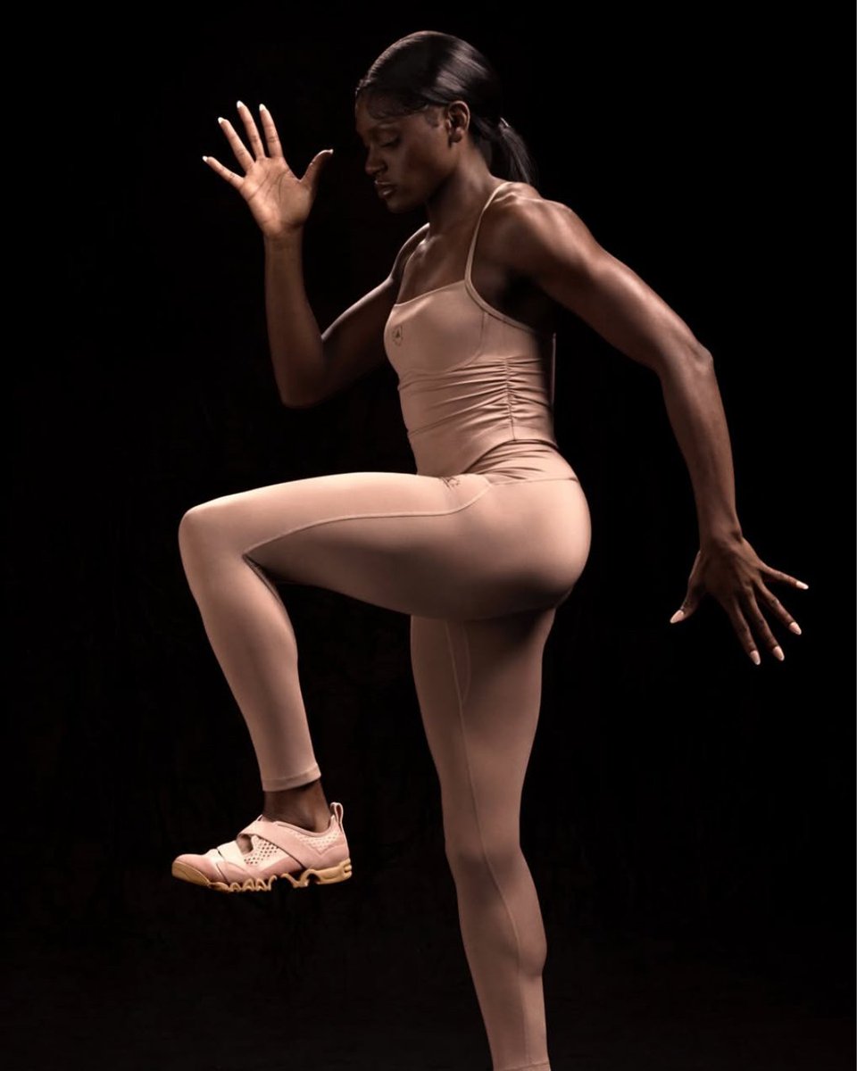 TrackGirlz tweet media