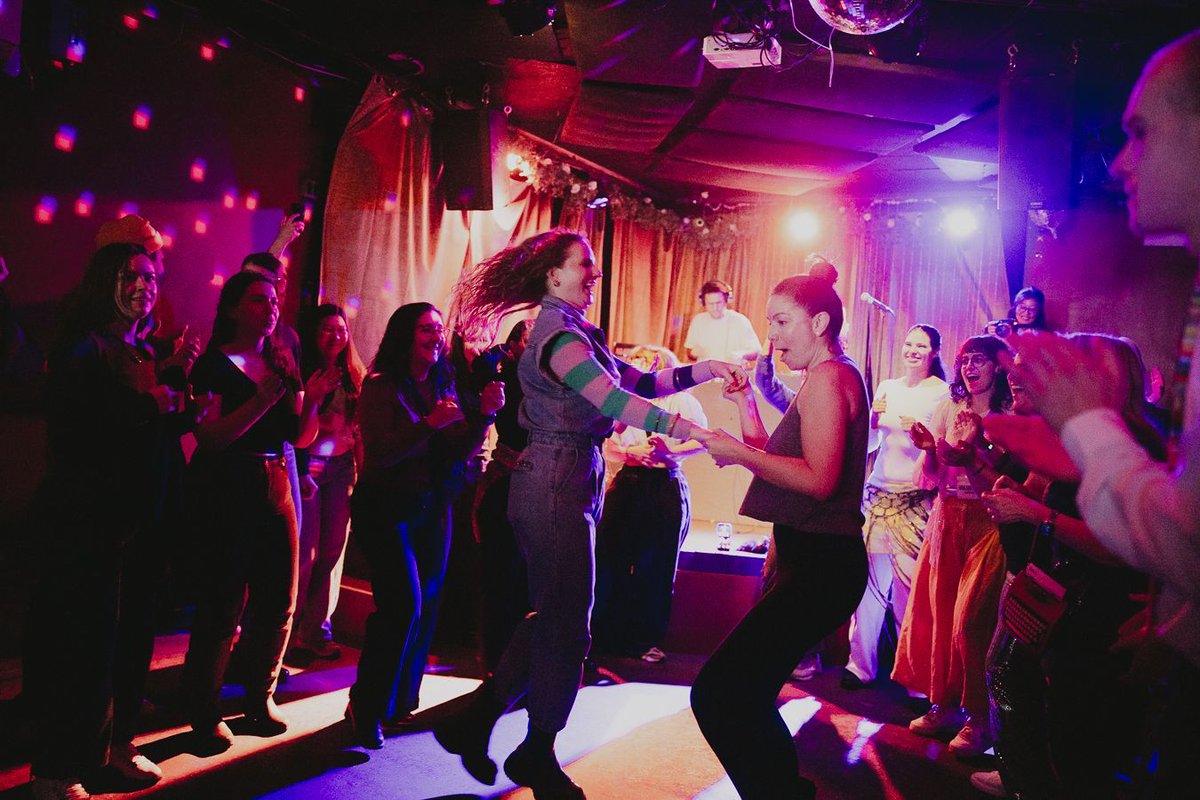 NewYork_CM's tweet image. So much fun dancing at Friends and Lovers! Thank you for hosting us! fnlbk.com #CMNYC #CMkoorsoo