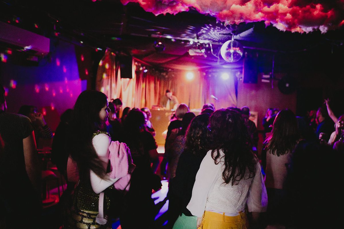 NewYork_CM's tweet image. So much fun dancing at Friends and Lovers! Thank you for hosting us! fnlbk.com #CMNYC #CMkoorsoo