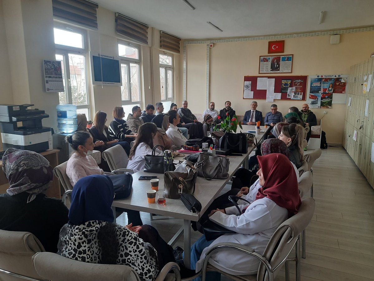 Ziyaretleri ile bizleri onurlandıran <a href="/selcukluilcemem/">Selçuklu İlçe Milli Eğitim Müdürlüğü</a> Müdürümüz Sami SAĞDIÇ Bey'e okulumuz olarak teşekkür ederiz.