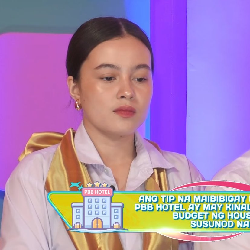 kryzrei_'s tweet image. napaka ganda receptionist naman talaga nyan! Kuya, binibigyan ko po ng 5 star yung receptionist nyo po! 

 #PBBCollab20BdayVacay