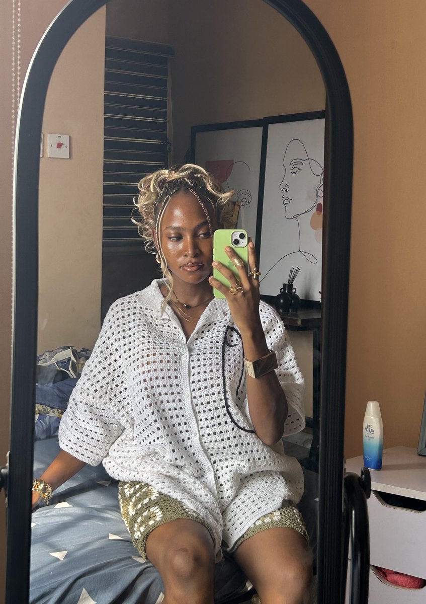 Made a short to match the shirt  🧶🪡