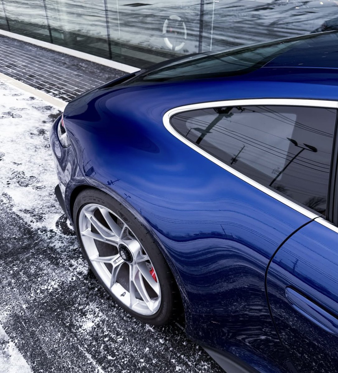 PorscheCIub's tweet photo. Gentian Blue 992 GT3 Touring https://t.co/x1CoHB4w29