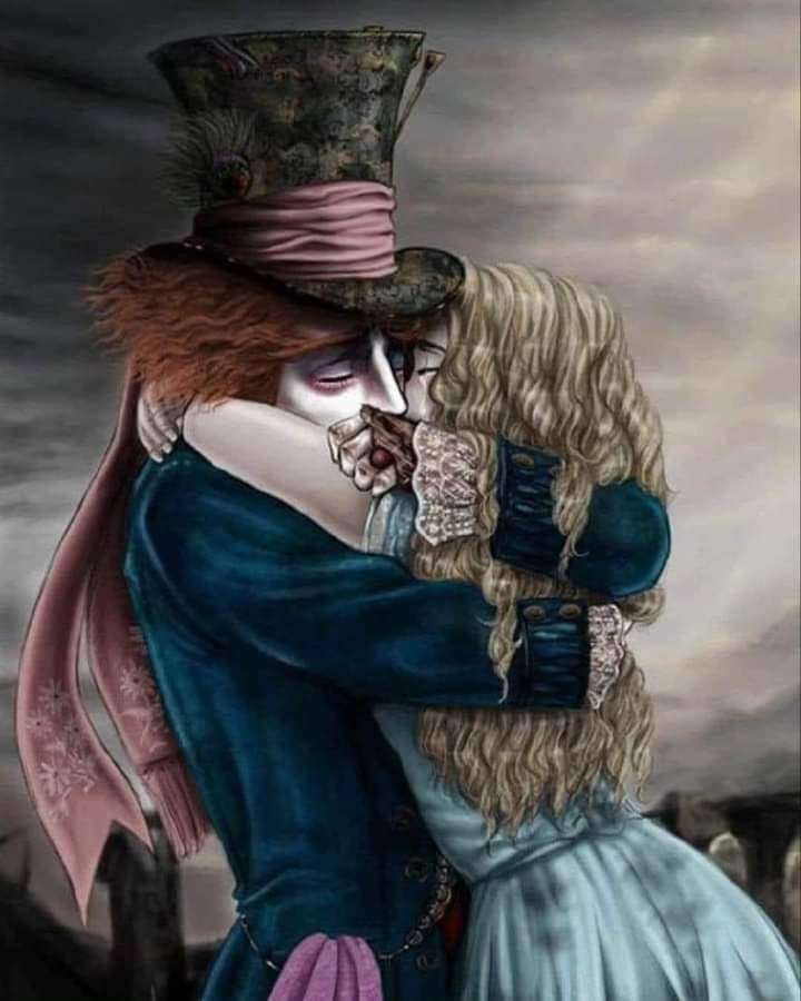 LunaGitana0333's tweet image. "Alicia en el País de las Maravillas".   
 -Entonces, ¿Esto es un Adiós?...   
 - Dijo Alicia, con tristeza pero con la sonrisa bien colgada para disimular...   

...El Sombrerero replicó   
 -Parece que no me conoces, si no sabrías lo que voy a contestar, el adiós no existe, uno…