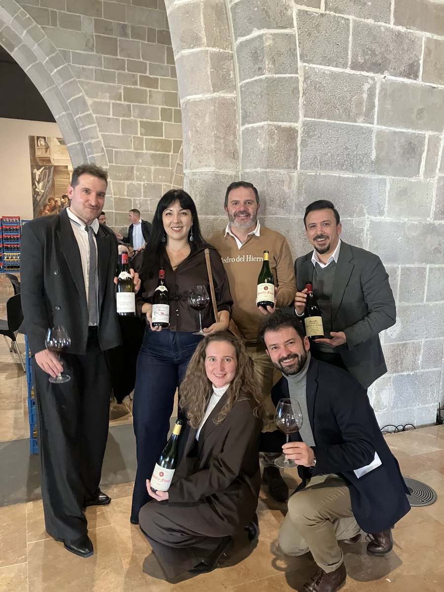 javyaraque's tweet photo. Primera Convención Comercial 2026 @vilaviniteca 🥂 Diafrutando y creciendo juntos #preventa #rodano #borgoña #cataporparejas #musicadelvi  #vilaviniteca https://t.co/L5FxoIJe7b