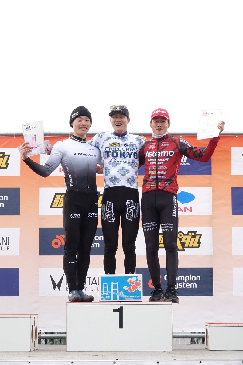 ka10desu's tweet photo. シクロクロス東京2026、２位は副島達海選手。
今シーズン大躍進を遂げた選手ですね。
今回も王者織田聖を相手に真っ向勝負。
終盤、織田選手ですらミスをするような厳しい状況にまで持ち込んだのは正直驚き。
フライオーバーでは毎回魅せてくれたし、本当にこれからが楽しみな選手です。 https://t.co/py4ChgBTUU