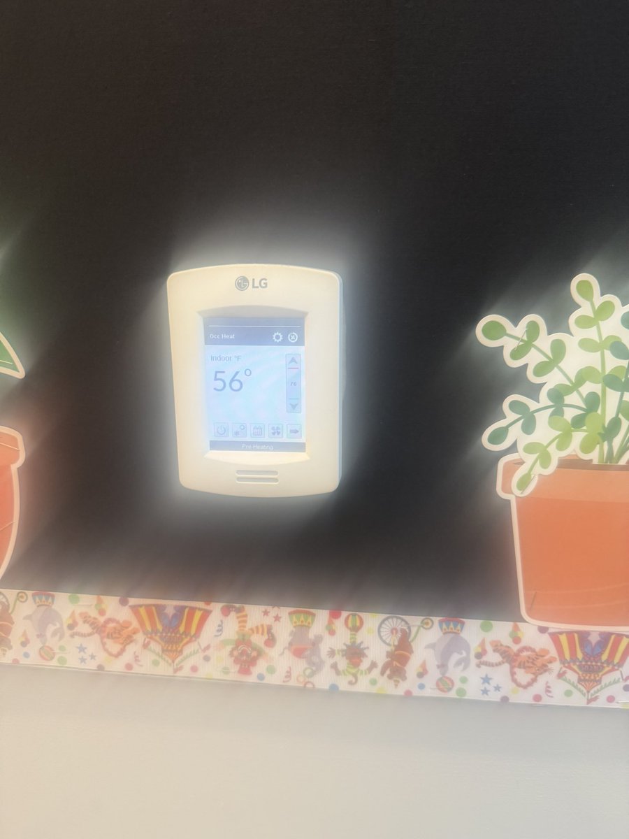 LibraryLionSJ's tweet photo. @DCDGS the heat hasn’t worked at Houston since November. Not understanding why this isn’t a priority. This is what we are working with. @MayorBowser https://t.co/wTOEpSykun