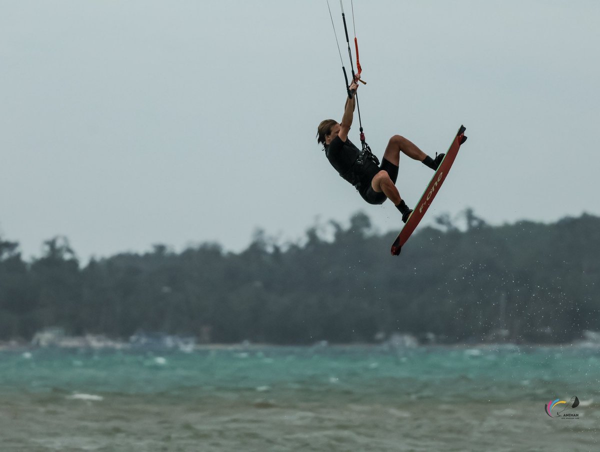 Amihan Kite Windsurf Cafe tweet media