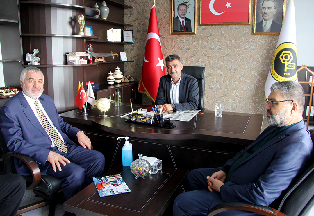 Saadet Partisi olarak oda başkanlarına hayırlı olsun ziyaretlerinde bulunarak Türkiye Kalkınma Planını anlattık.
Ziyaretlere Saadet Partisi Adana İl Başkanı M. Çelebi Keyhıdır ve başkan yardımcılarımız katıldı.