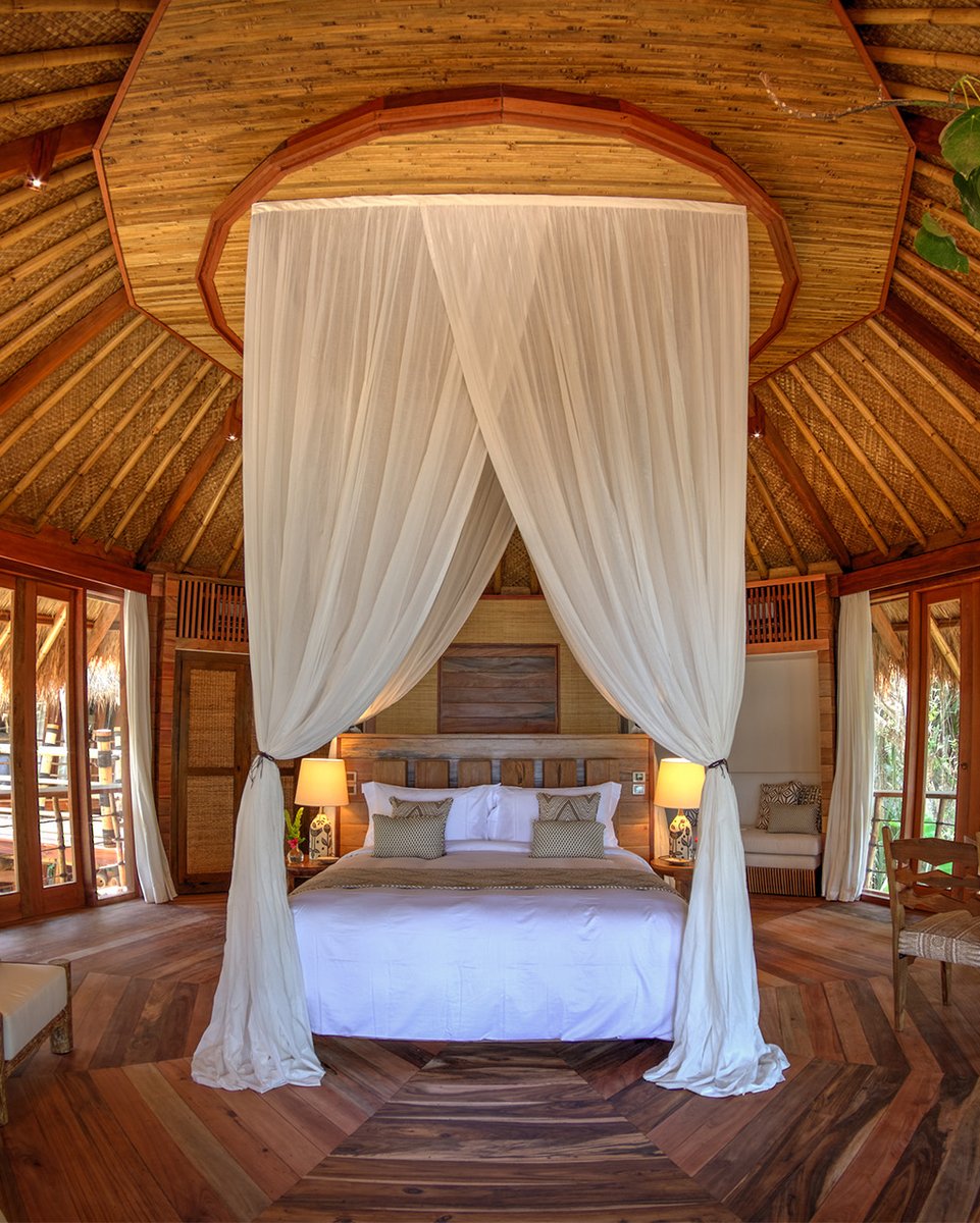 🌅 𝗟'𝗘𝗧𝗘 𝗦𝗘 𝗗𝗘𝗦𝗦𝗜𝗡𝗘 > 𝗡𝗜𝗛𝗜 𝗦𝗨𝗠𝗕𝗔 𝗘𝗡 𝗜𝗡𝗗𝗢𝗡𝗘𝗦𝗜𝗘 > Sur la côte sud ouest de l'île de #Sumba en #Indonésie, Nihi Sumba est un éco-lodge de #luxe perdu sur un domaine de plusieurs hectares de jungle exclusifvoyages.com/adresse/eco-lo… #Indonesia