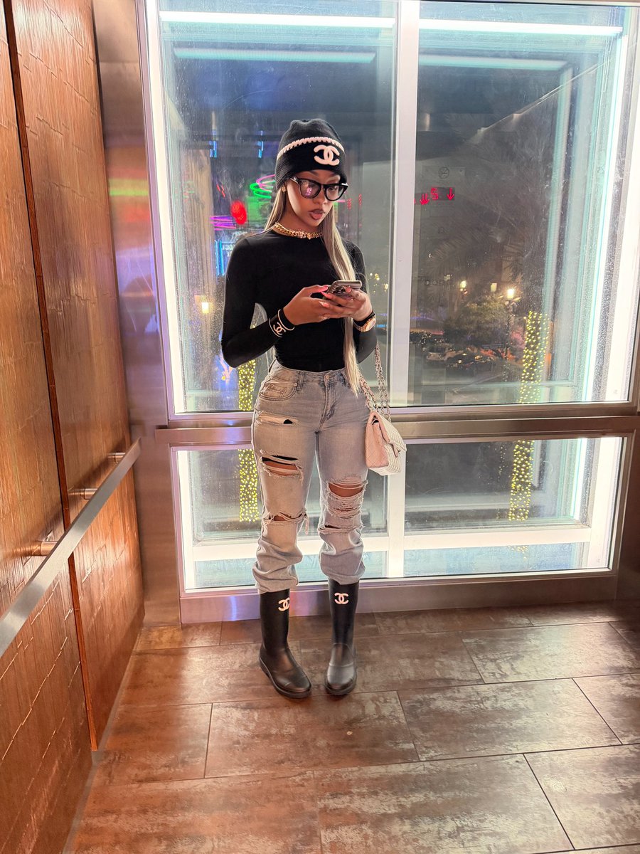 𝙰 𝙹 𝙰 ᥫ᭡. tweet media