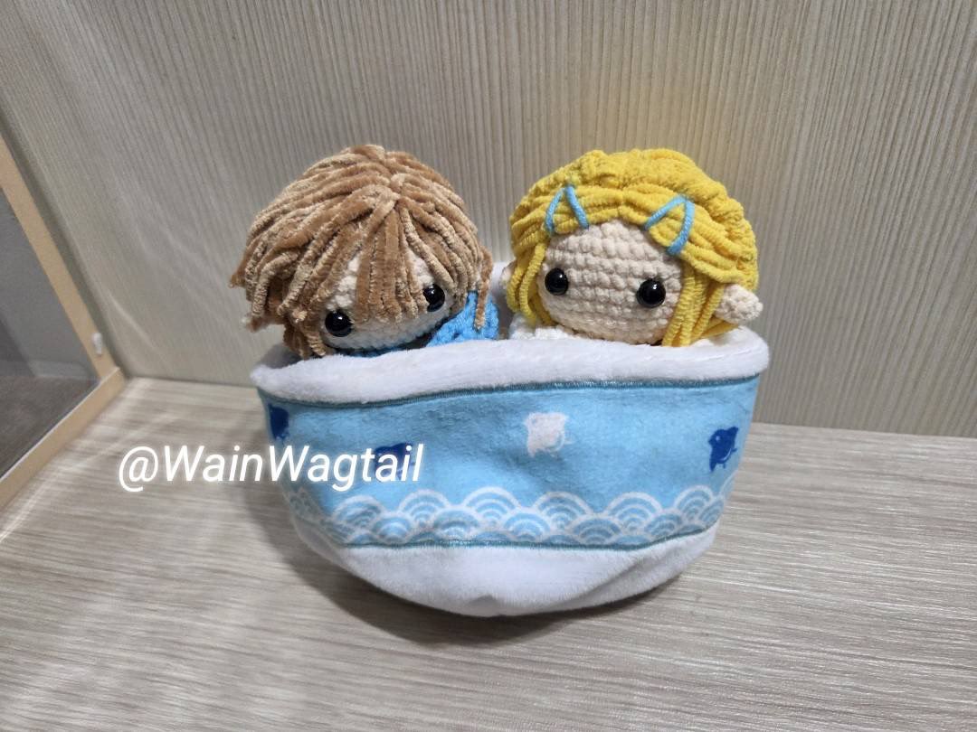 [手作毛線娃娃]
[林薩][Zelink]

想鉤可以穿10公分娃衣的小娃娃（因為我真的很懶不想鉤衣服⋯）問題是搜尋10公分娃娃的尺寸差別都蠻大的。
總之先鉤出來賭(?)看看。

對了，這次我有幫林克做小馬尾～

之後就是等衣服到來