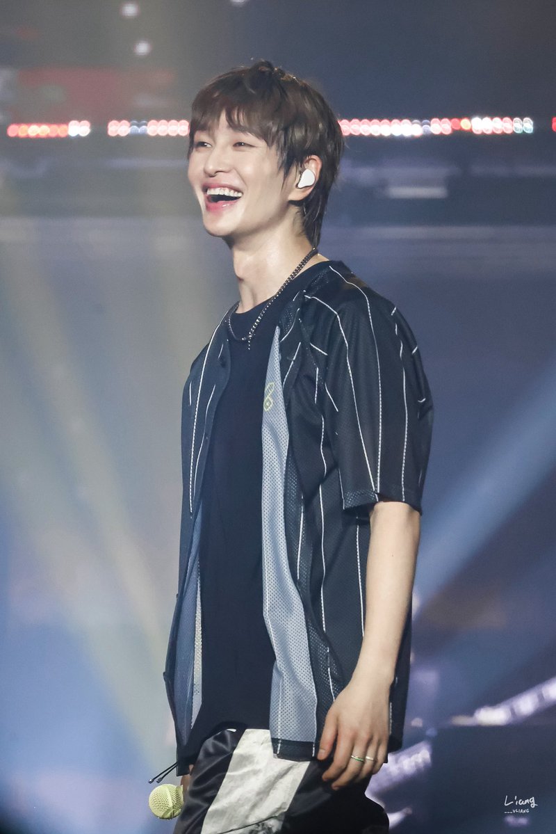 온유 #ONEW #オニュ@SHINee @ONEW_GRIFFIN