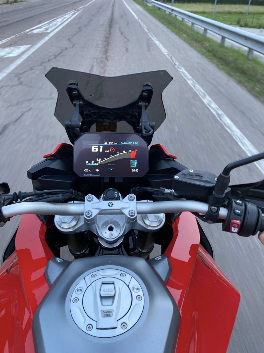 # motorfiets  # Gestolen   
✅Datum : 08-02-2026
✅Gestolen te : Stein
✅Merk: BMW
✅Model: F900XR-2020 Model
✅Kenteken: 13-MN-GL
✅Vin/Chassisnr: ***
✅Bouwjaar:02-09-20020
✅Kleur : Rood