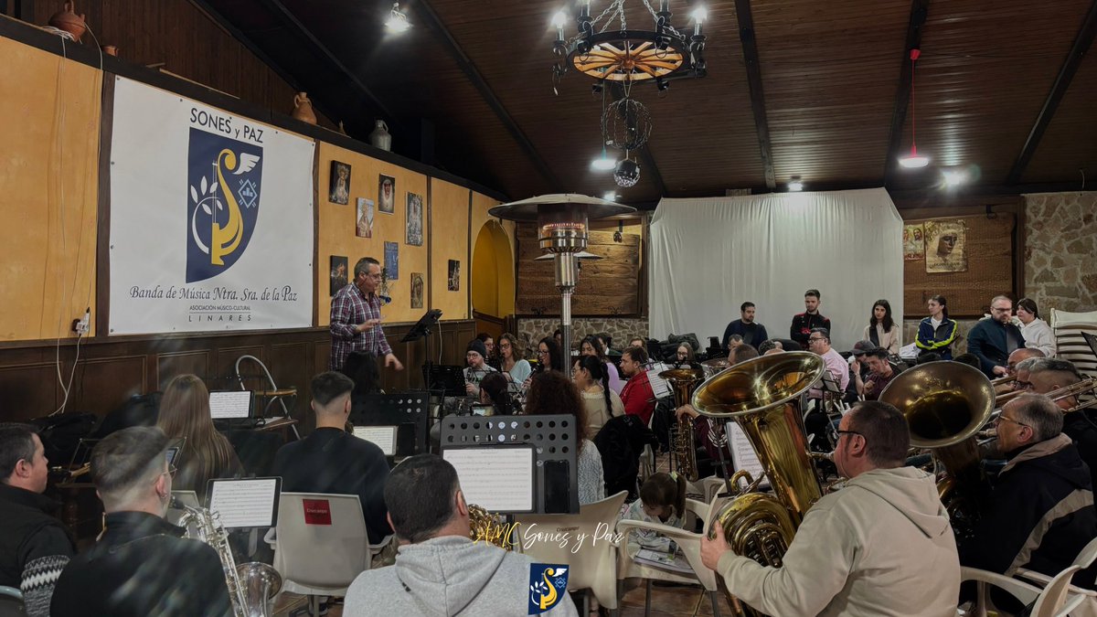 📸 | 𝑶𝒕𝒓𝒐 𝒆𝒏𝒇𝒐𝒒𝒖𝒆 

Con la mirada puesta en #SIARCO seguimos trabajando una semana más para hacer disfrutar al público de cofrade 

¡𝟸𝟷 𝑑𝑒 𝐹𝑒𝑏𝑟𝑒𝑟𝑜!

📲 #SuenaSonesyPaz 🎼🕊️ #BMSyP #SIARCO