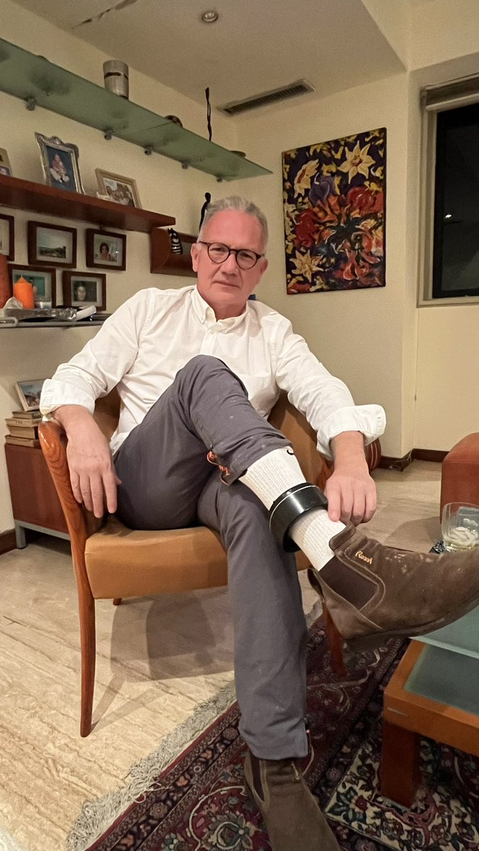 🚨 ¡ÚLTIMA HORA VENEZUELA! 🚨🇻🇪

URGENTE — ¡LO ÚLTIMO! 🇻🇪 🇺🇸

El régimen Narcoterrorista de Delcy Rodríguez le coloco un grillete a PERKINS ROCHA.